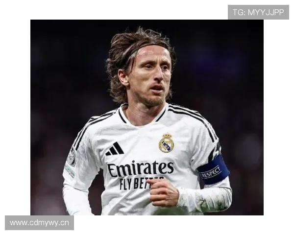 德布劳内与莫德里奇：组织核心球权集中度分化，前者更倚重高位直塞驱动进攻