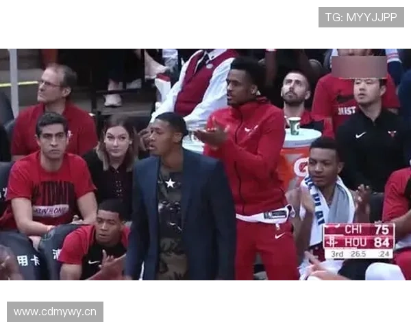 扎克拉文这日常跟赛场判若两人，买菜排队都能被当透明人吧？