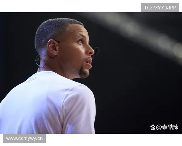 布克训练完直接去夜店？这作息也太NBA了