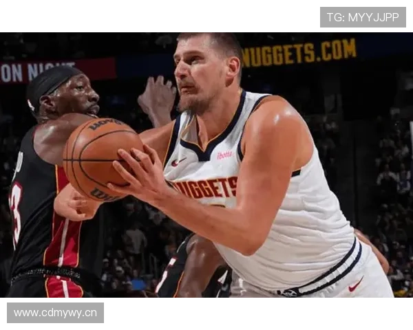 德克·诺维茨基无球跑位制造空位，胜过约基奇拉开空间