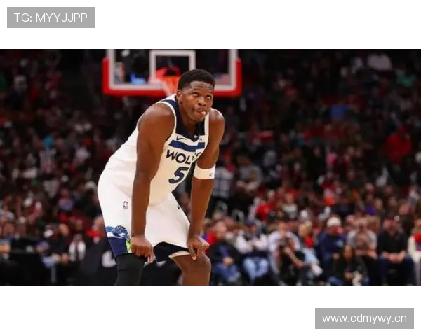 爱德华兹单打主导与库里无球输出效率差异明显