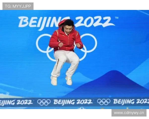 高亭宇训练完直接拎着冰桶去吃火锅，这身体素质是真实存在的？